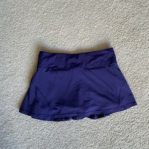 LULULEMON SZ. 4 CIRCUIT BREAKER SKIRT II  Like new